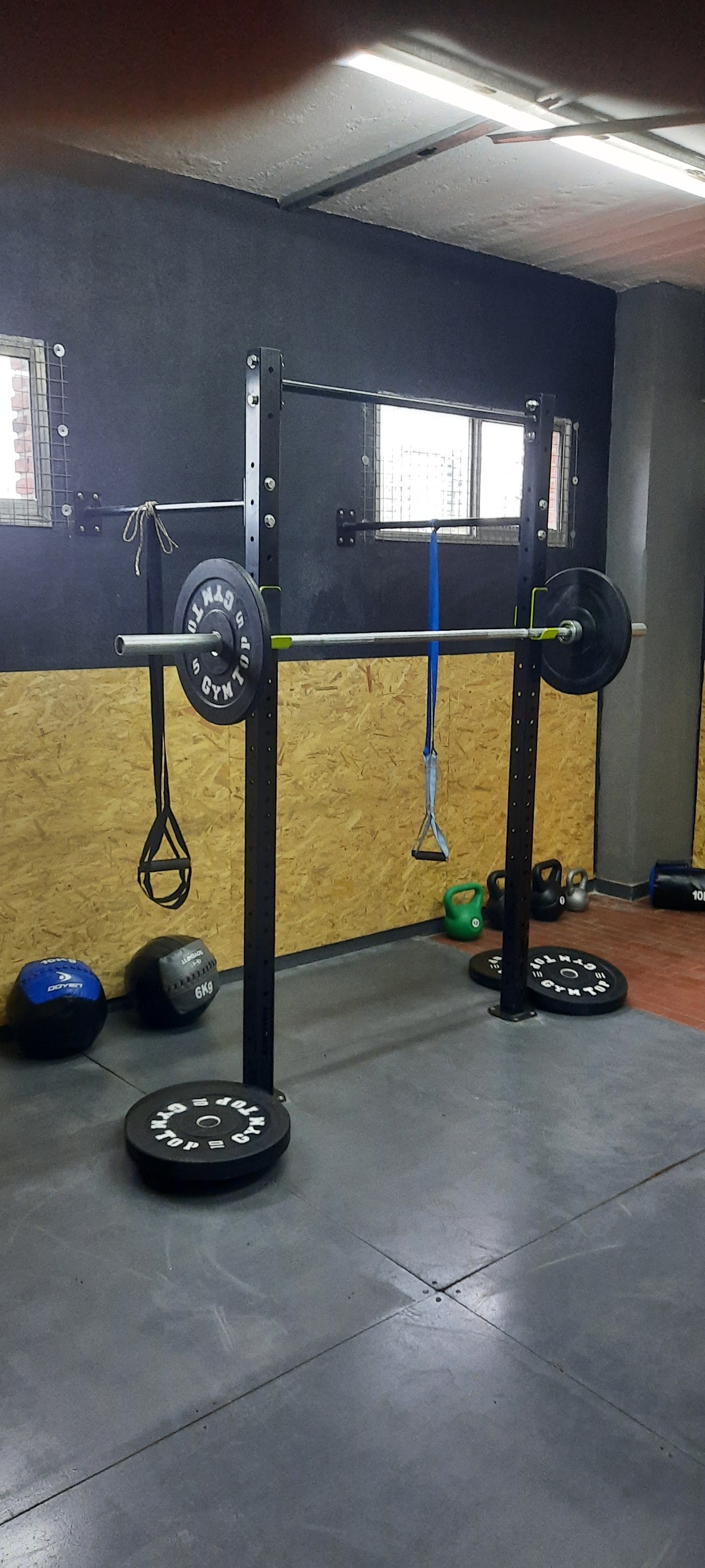 Rack de pesas de ZEUS Centro de Entrenamiento